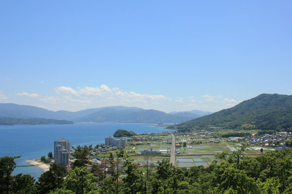 大地の天文台（天橋立を望む）